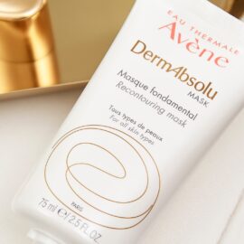 Piel luminosa y redensificada con DermAbsolu Mascarilla Remodelante, de Avène