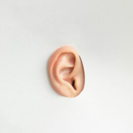 Otitis del nadador: cómo evitar el dolor de oído en verano