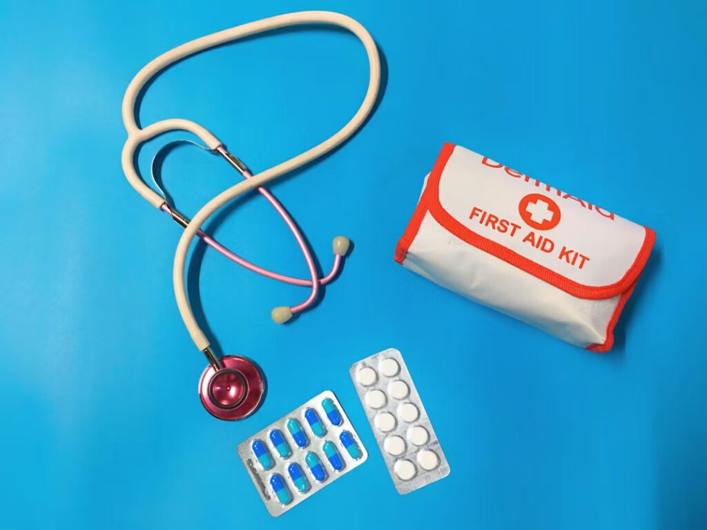 Botiquín de viaje: qué llevar y cómo conservar los medicamentos en verano