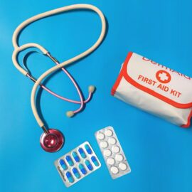 Botiquín de viaje: qué llevar y cómo conservar los medicamentos en verano