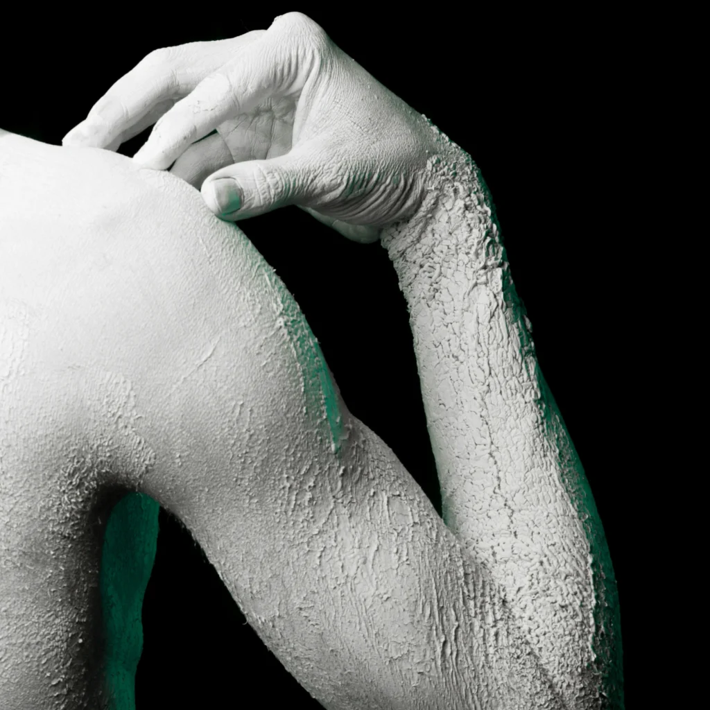 Sarna (escabiosis): cómo se contagia, cómo se trata y qué hacer con la ropa