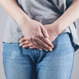 Cistitis: por qué aparece con playa y piscina y cómo prevenirla