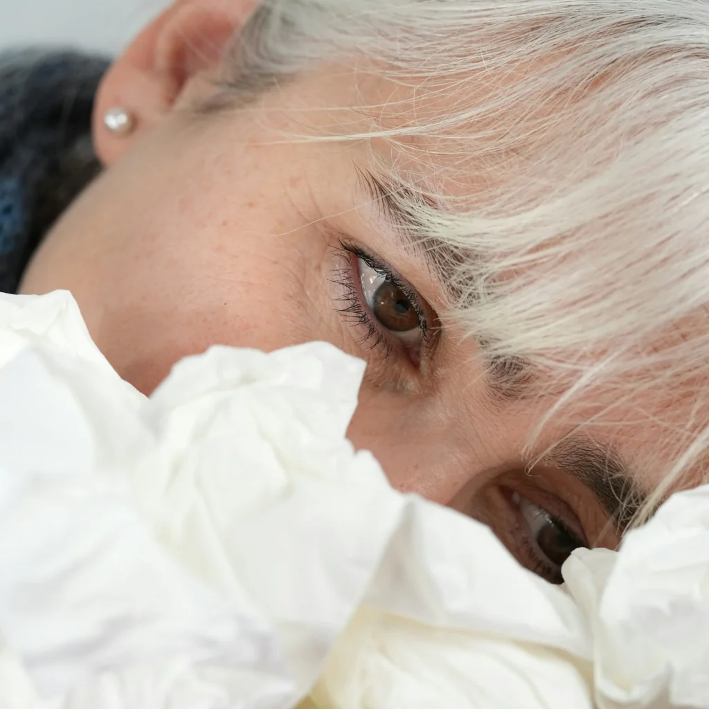 Mocos que no se van: lavado nasal bien hecho, oídos taponados y cuándo consultar