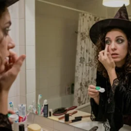 Lentillas de Halloween: por qué son un producto sanitario y qué revisar antes de comprarlas